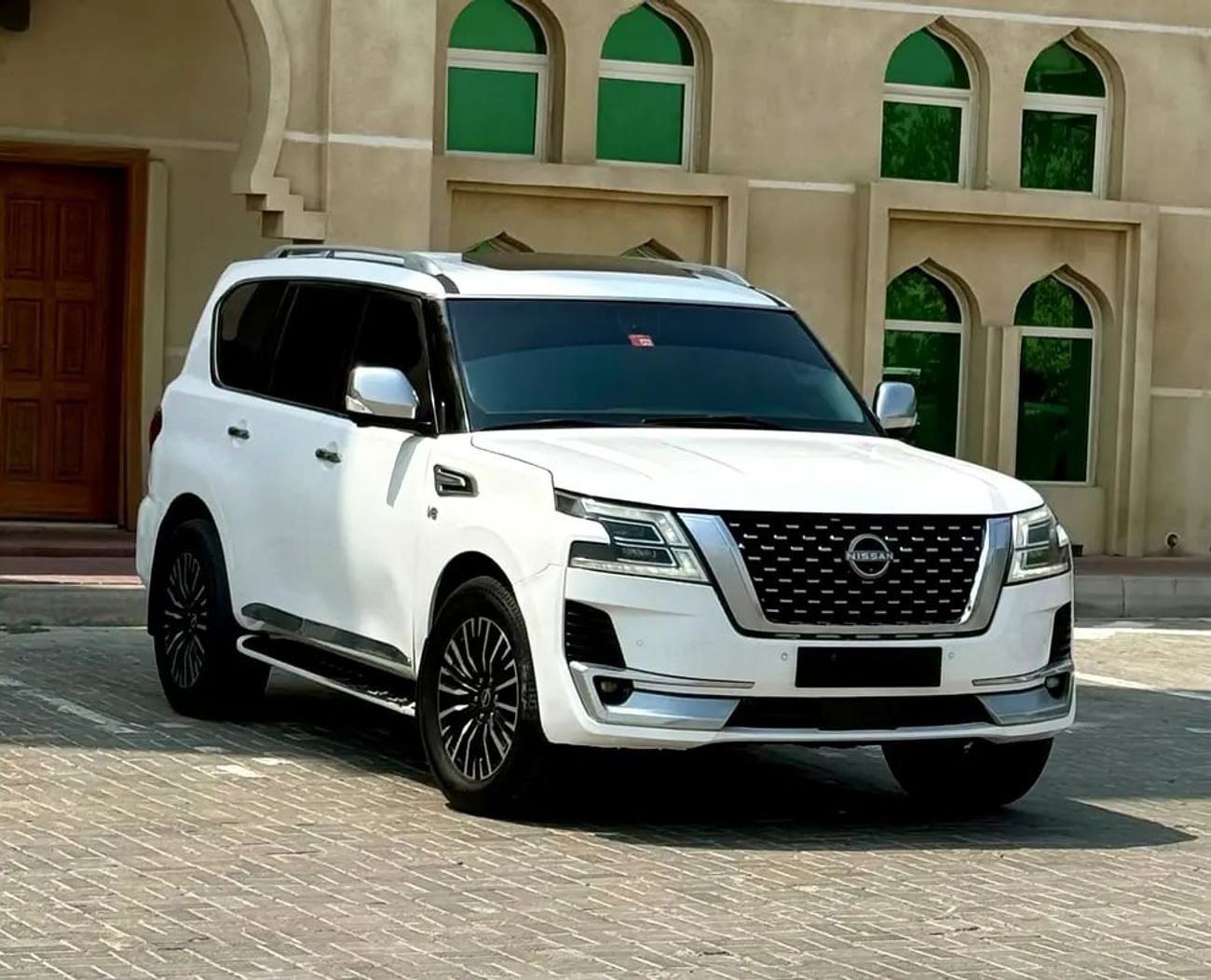 Nissan Patrol LE PLATINUM محول خليجي فل المكينه الكبيرة LE Platinum GCC Specs - Excellent Condition