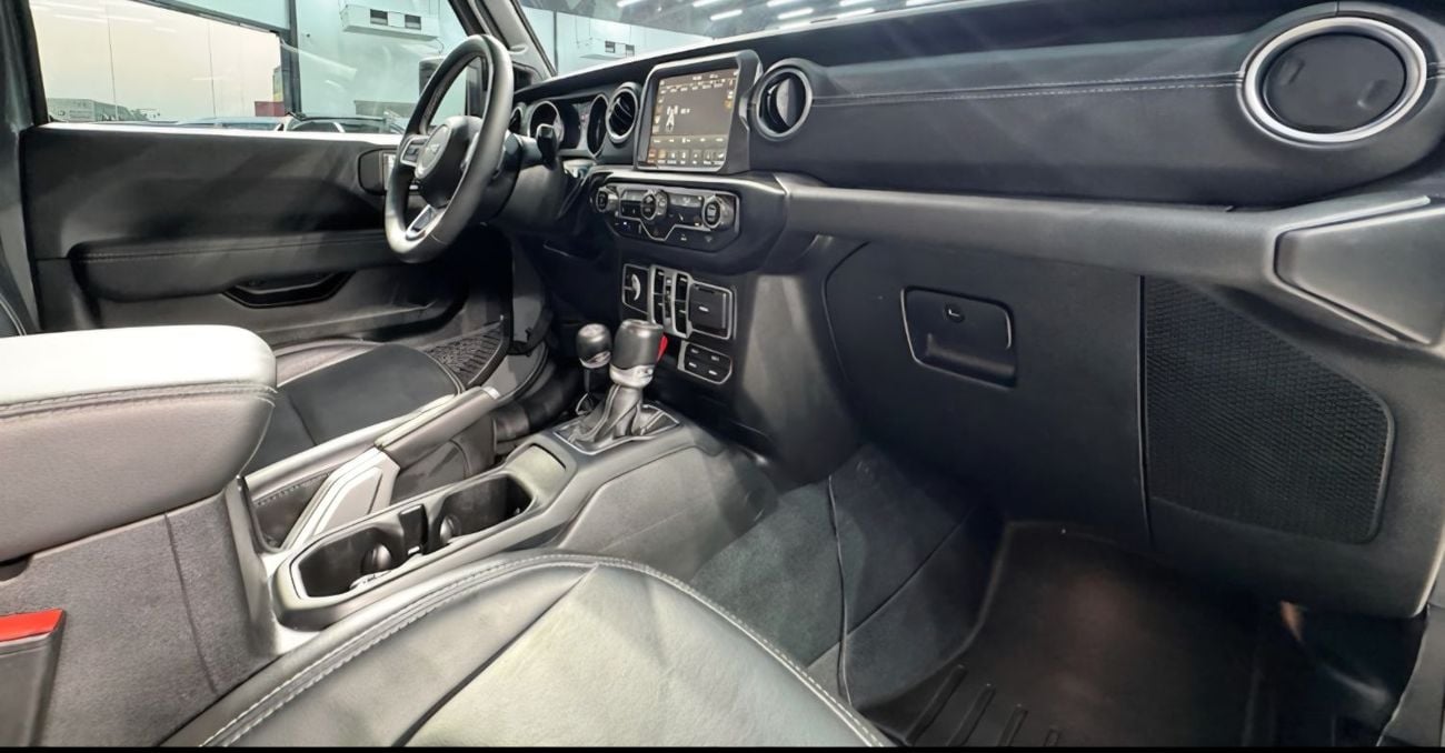 Jeep Wrangler Unlimited SAHARA 4XE