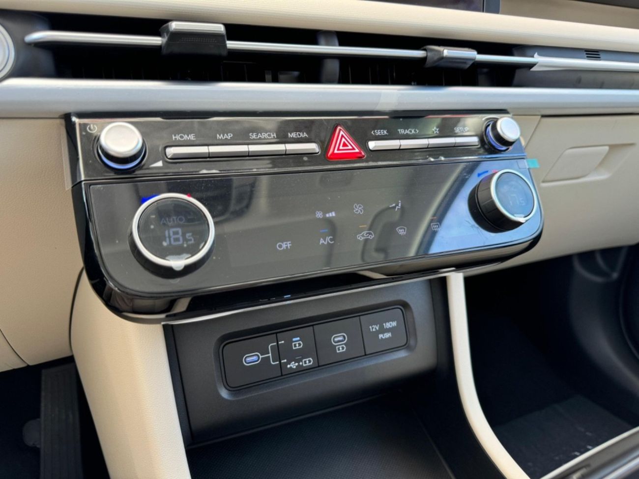 هيونداي توسون HYUNDAI TUCSON 1.6T - 2025 MODEL - WHITE COLOR