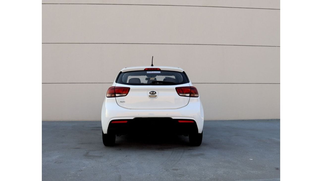 Kia Rio LX ACCIDENTS FREE - GCC - SUNROOF - ORIGINAL PAINT - PERFECT CONDITION INSIDE OUT