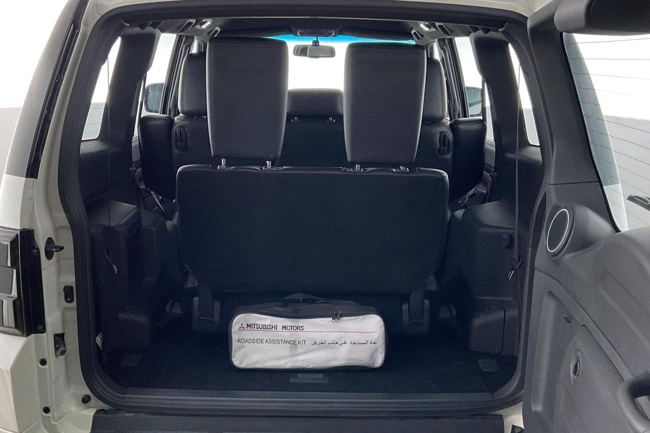 ميتسوبيشي باجيرو Signature Edition | شامل الضمان | 0 ﺪﻔﻋﺓ ﺃﻮﻟﻯ