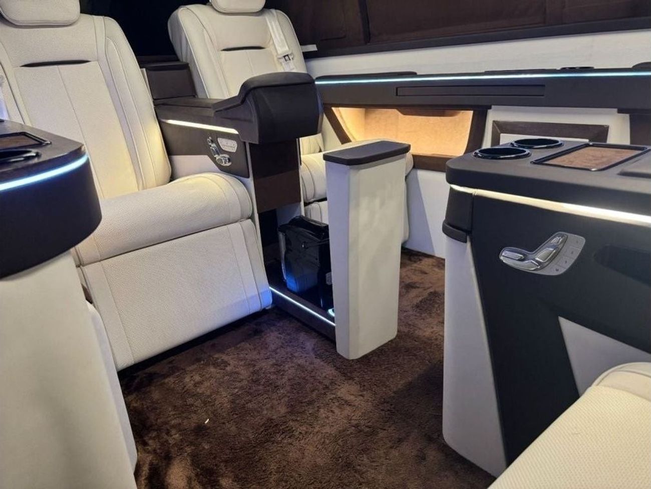 Mercedes Maybach V250 Maybach V250 GCC with Full VIP Upgrade and Maybach Exterior Kit AVAILABLE IN RIGHT OR LEFT HAND DRIVE