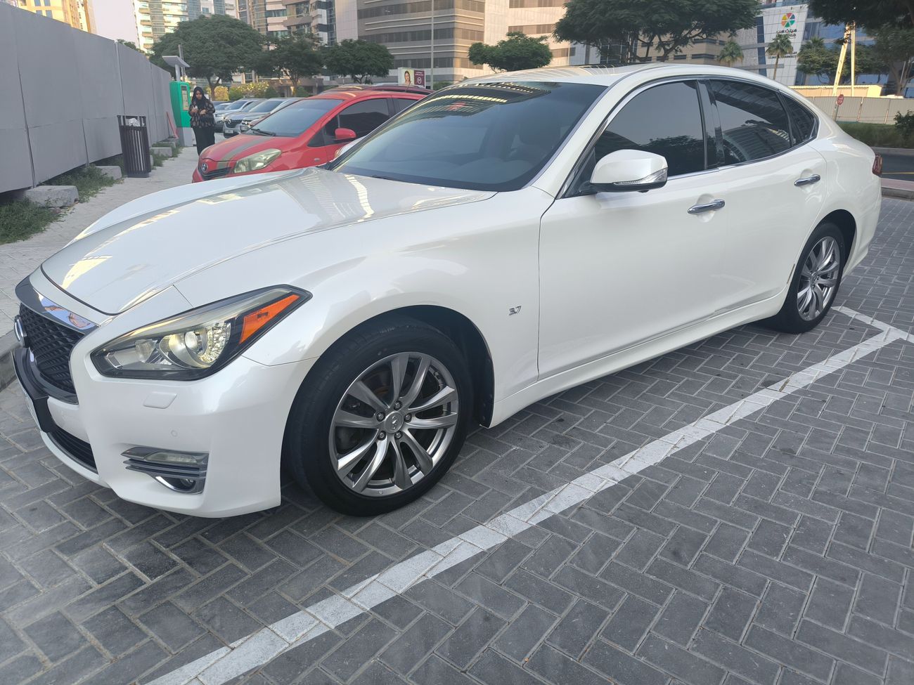 إنفينيتي Q70 Luxury 3.7L