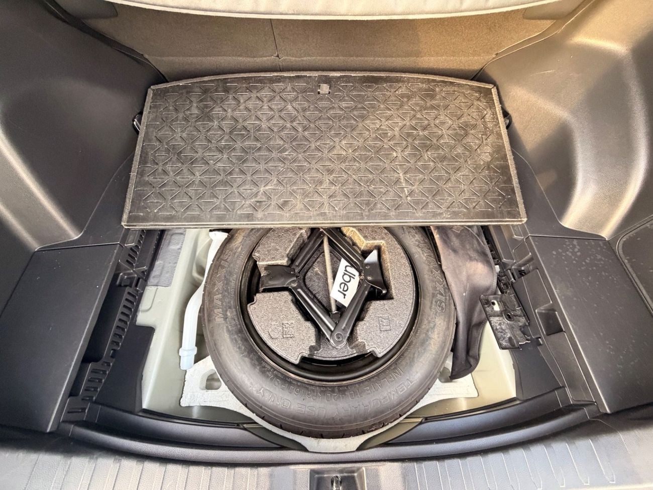 Toyota RAV4 Hybrid XLE 2.5L