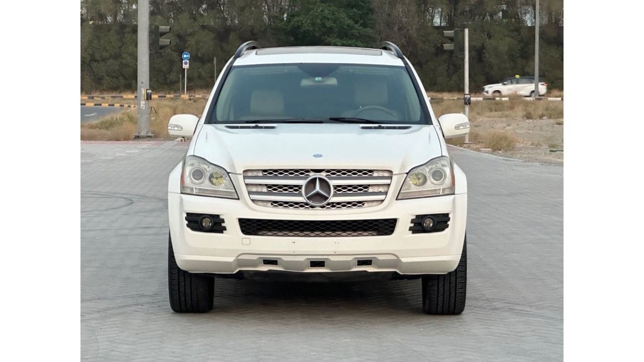 مرسيدس بنز GL 450 موديل 2008 خليجي فل مواصفات حاله ممتازه من الداخل والخارج