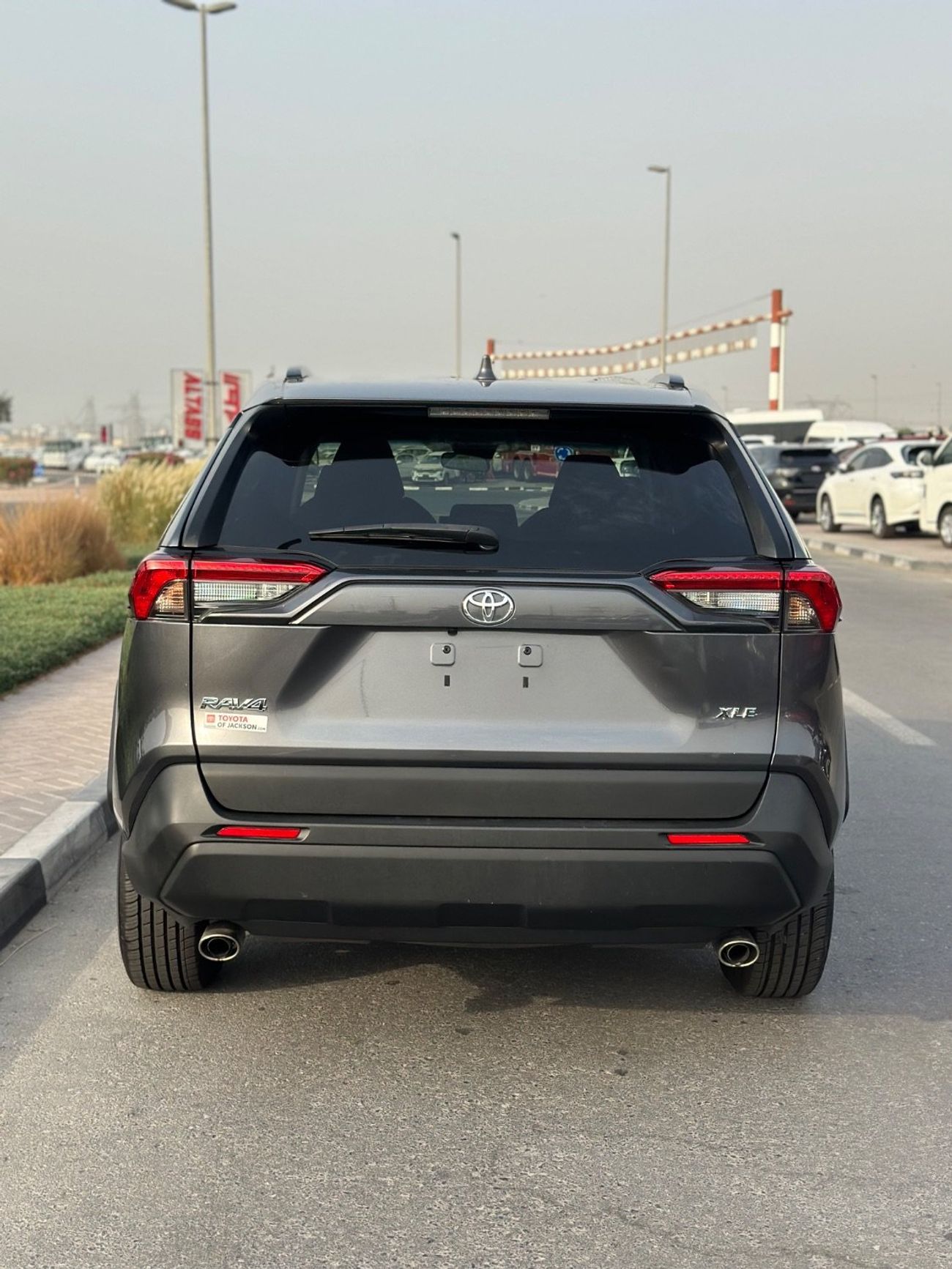 تويوتا راف ٤ XLE Sunroof,push start Full Option