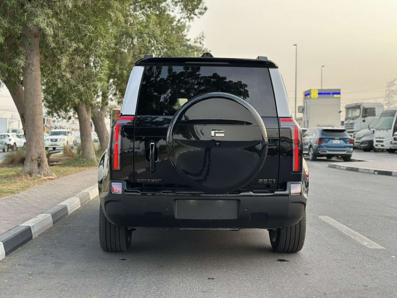 روكس 01 ROX 01 7 SEATS HYBRID Black/Orange | Long range 2025