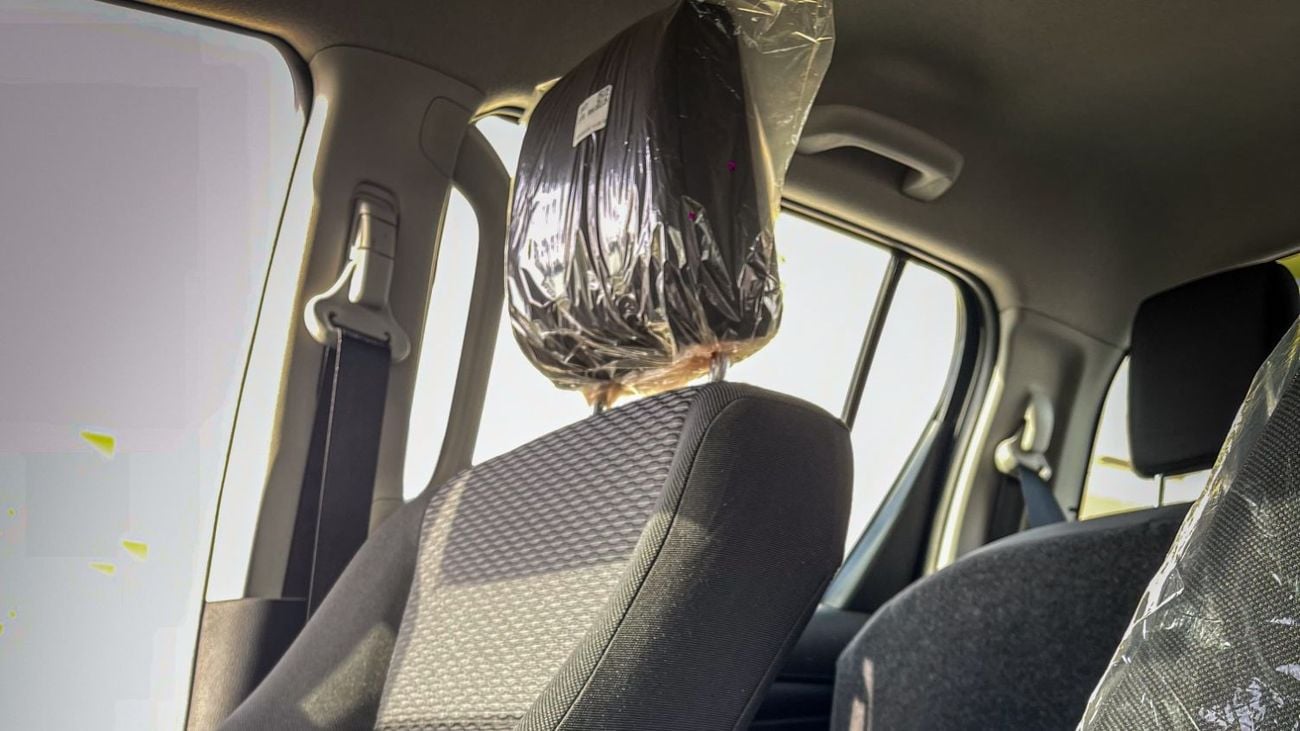 Toyota Hilux S GLX 2.4L AWD A/T 2.4L DSL DC 4X4 Active Comfort A/T 2025YM