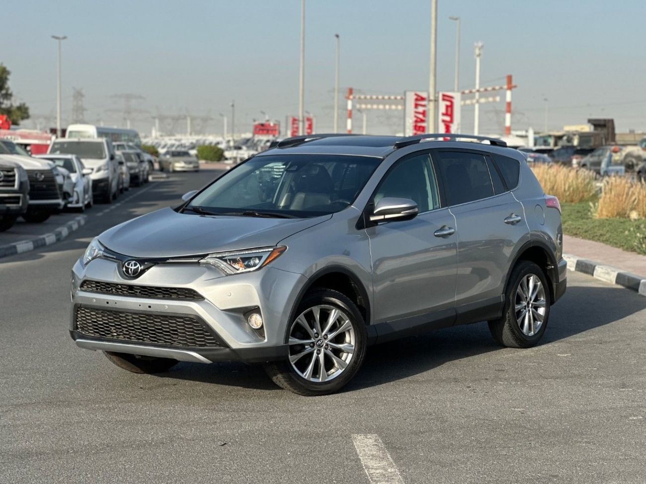 تويوتا راف ٤ Limited 2.5L push start, leather seats, Power seats,sunroof