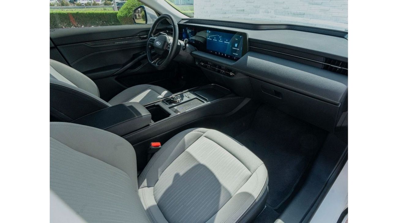 Ford Taurus AED 1,730 PM • TAURUS AMBIENT • ONLY 10,000 KMS • OFFICIAL FORD WARRANTY AND SERVICE CONTRACT