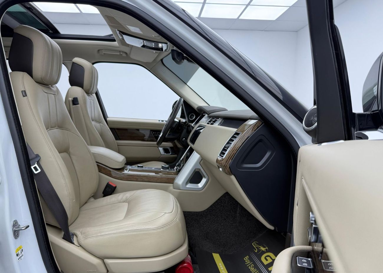 لاند روفر رينج روفر 2022 Range Rover Vogue HSE, 2027 Agency Warranty & Service Package, Full Service History, GCC