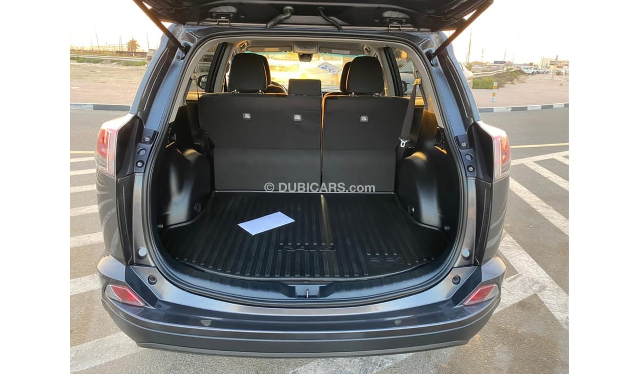 Toyota RAV4 2018 TOYOTA RAV 4 AWD LE MID OPTION