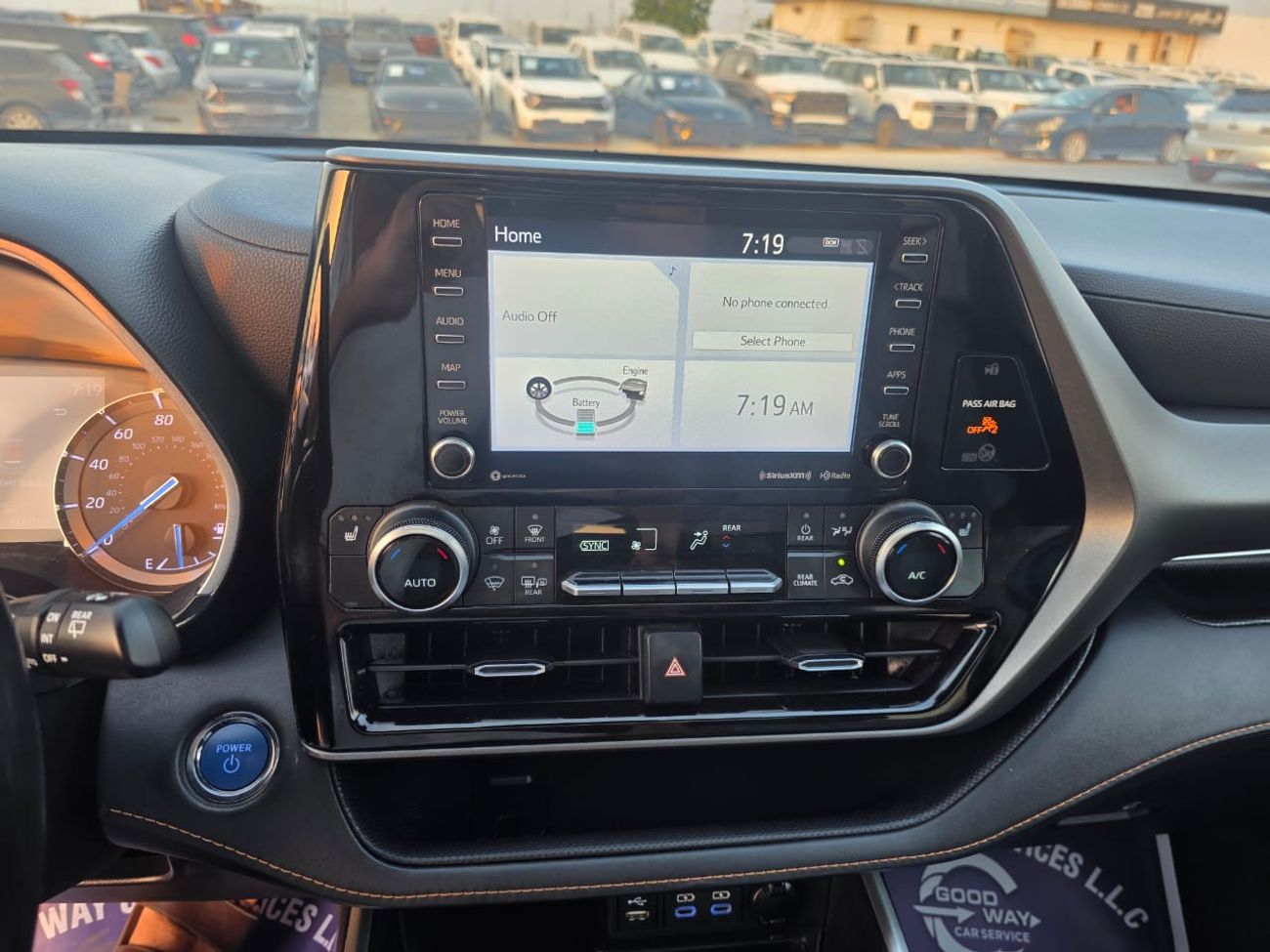 Toyota Highlander 2.5 Hybrid ( Bronze Edition) Sunroof, Push button, Trunk automatic and with spacial interior leather