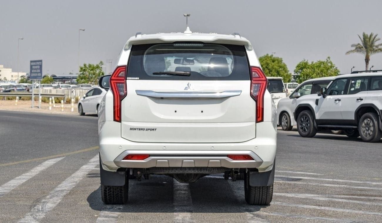 ميتسوبيشي مونتيرو سبورت العلامة التجارية الجديدة ميتسوبيشي مونتيرو سبورت للتصدير فقط 3.0 لتر | 4WD | بنزين | أبيض/أسود| مونت