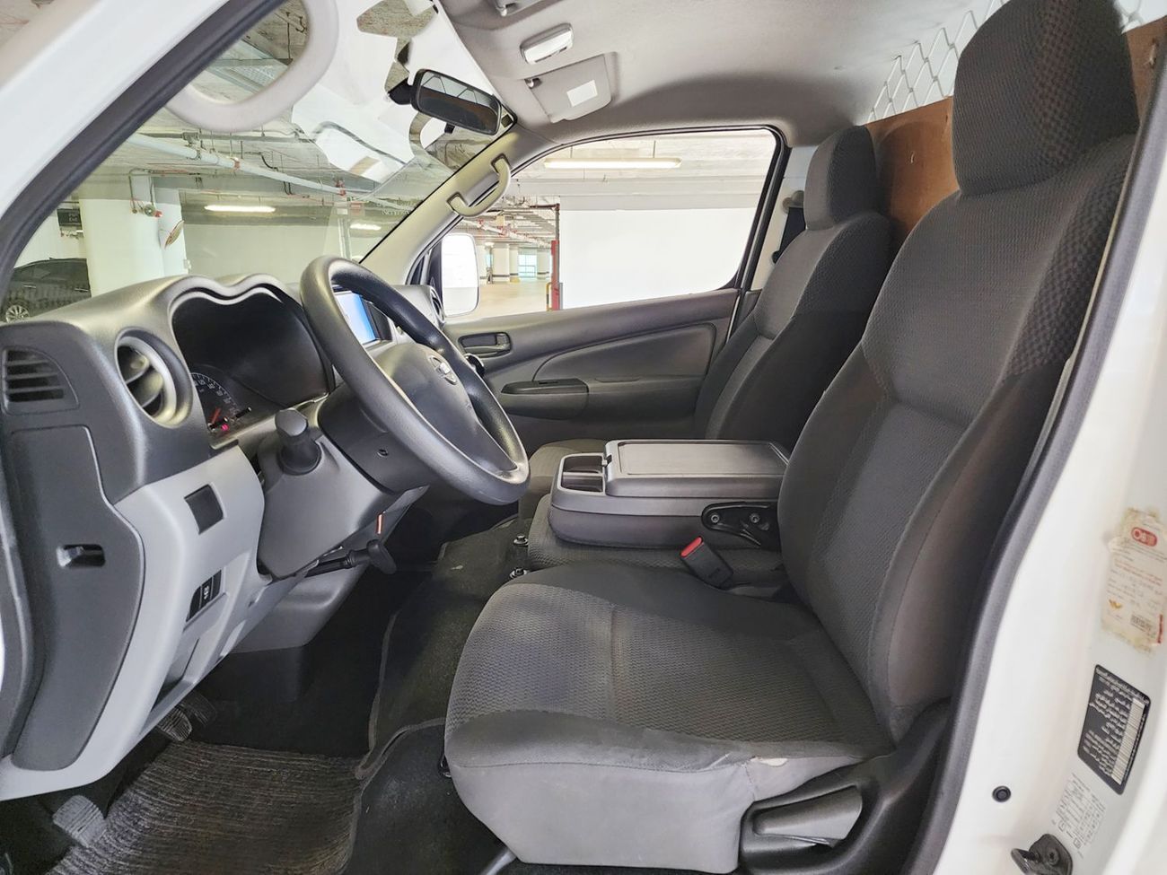 Nissan Urvan Panel Van Std 2.5L M/T (3 Seater) Petrol (5 Door)