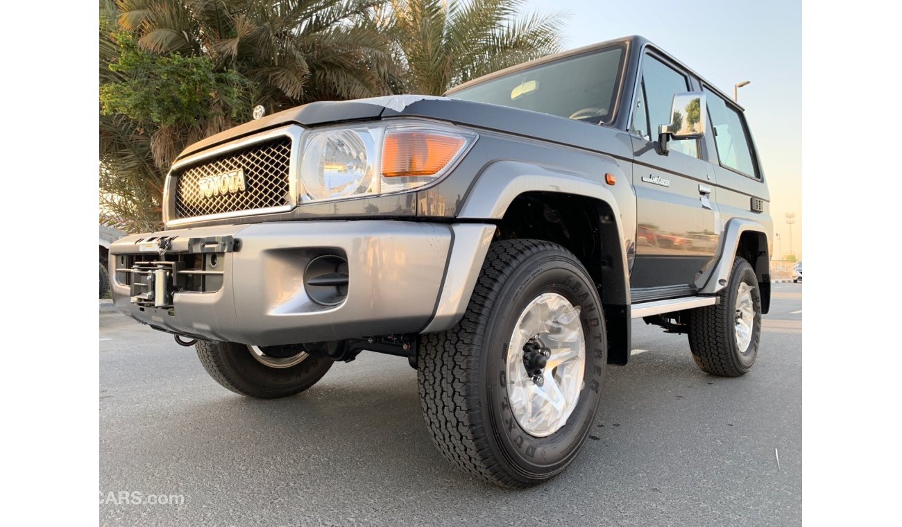 Toyota Land Cruiser Hard Top 4.0 MODEL 2021 GCC ( ALLOY WHEELS / WINCH )