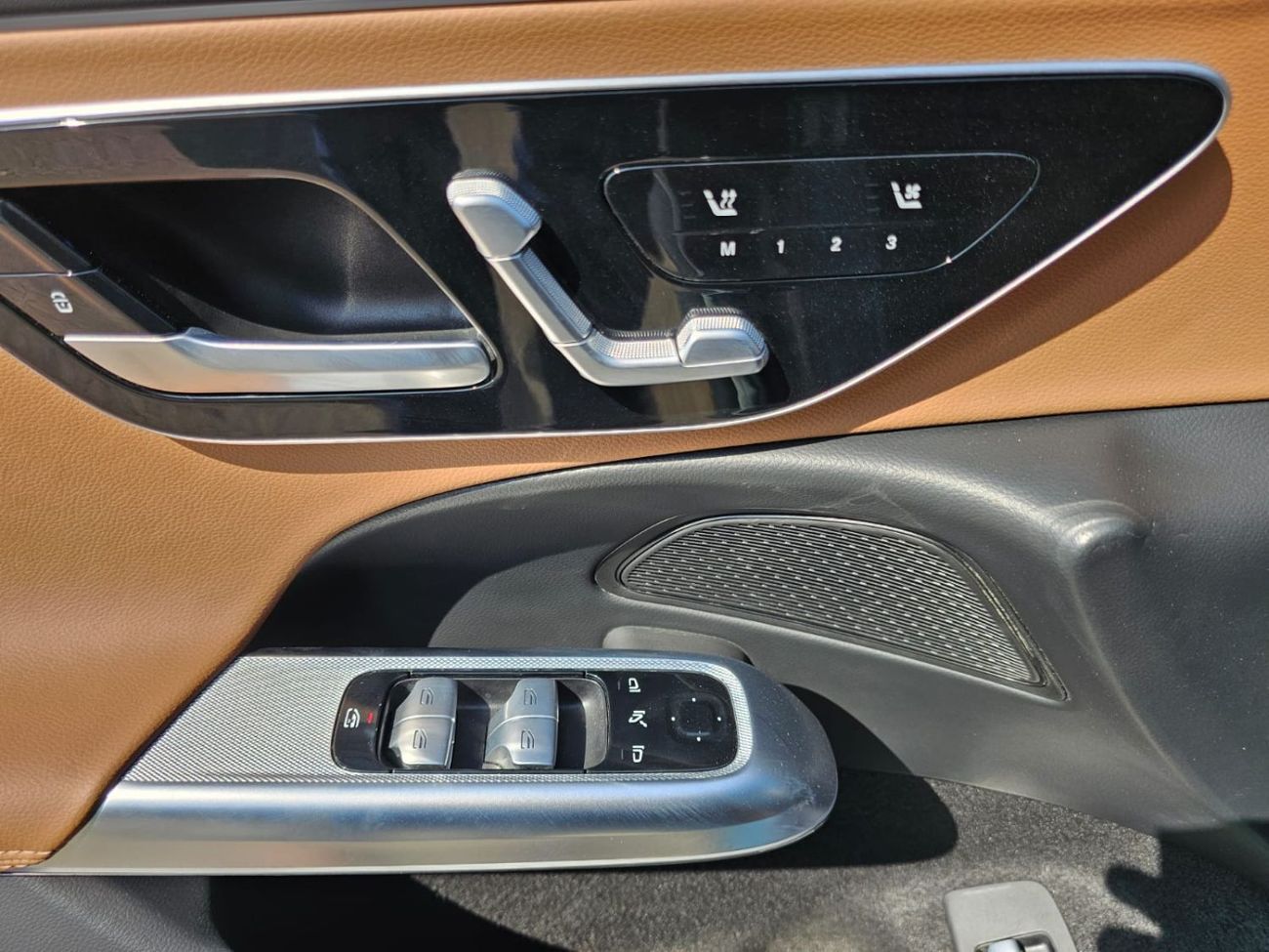 Mercedes-Benz E200 2.0L