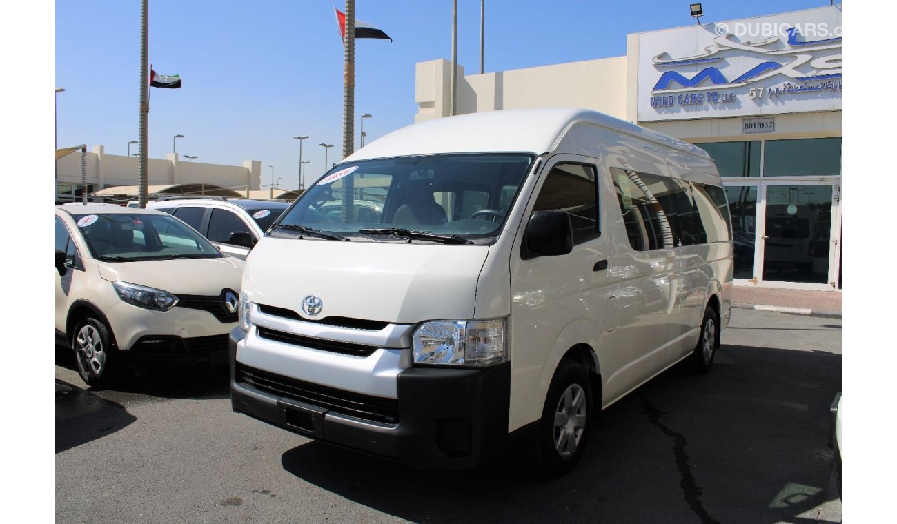 Toyota Hiace ACCIDENTS FREE - ORIGINAL PAINT - GCC - MANUAL GEAR - HIGH ROOF