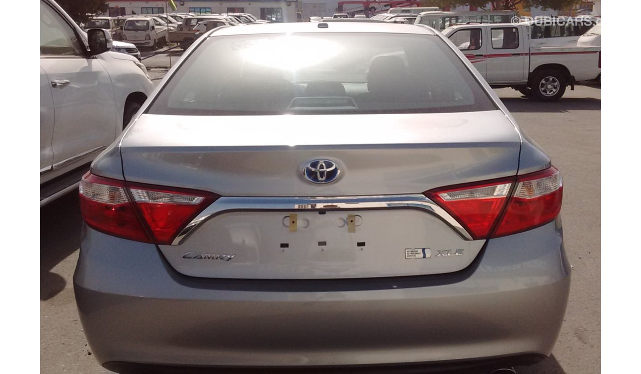 Toyota Camry XLE HYBRID