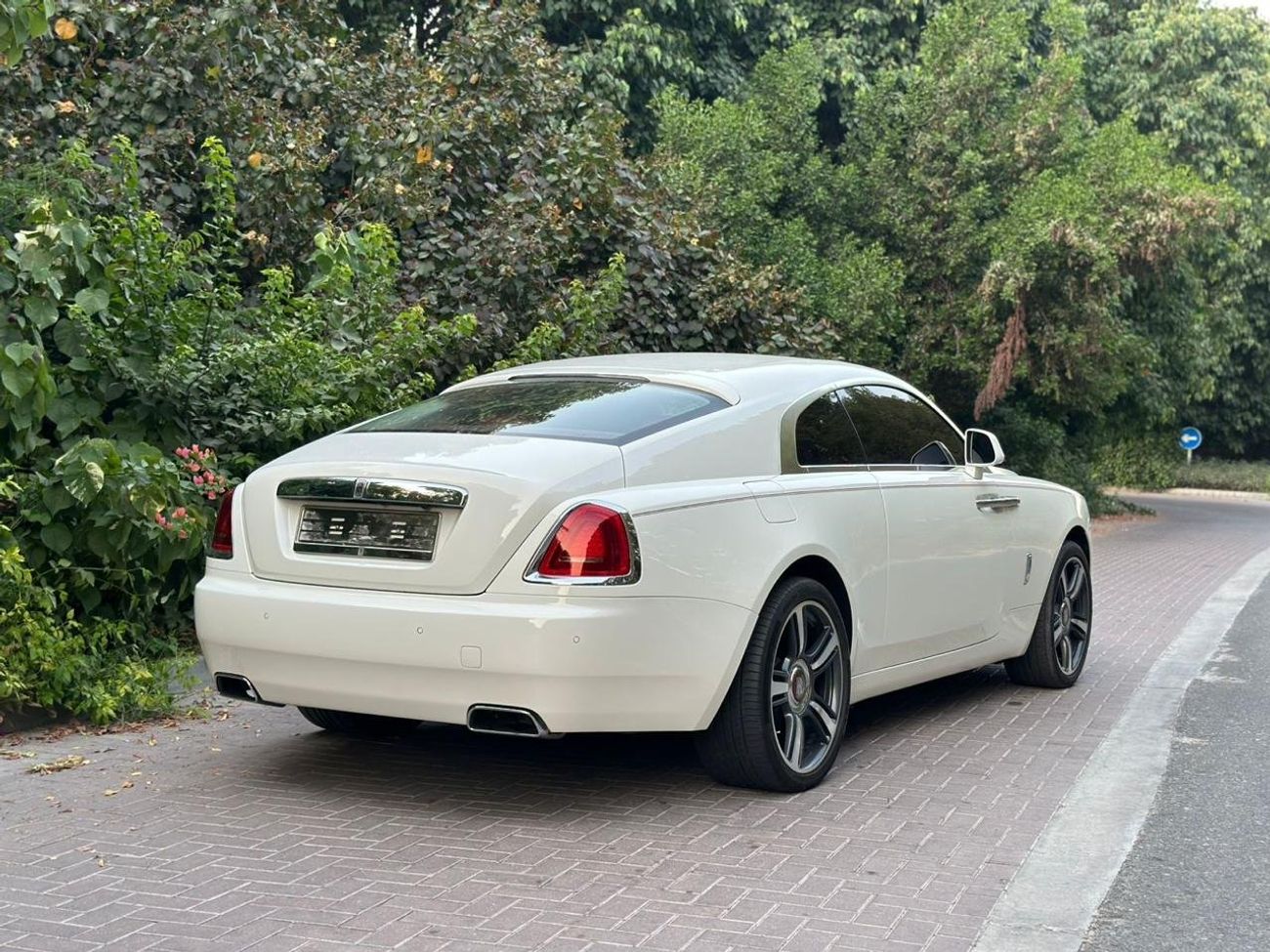 رولز رويس واريث Rolls Royce Wraith | 2015 | V12 | GCC | Service History