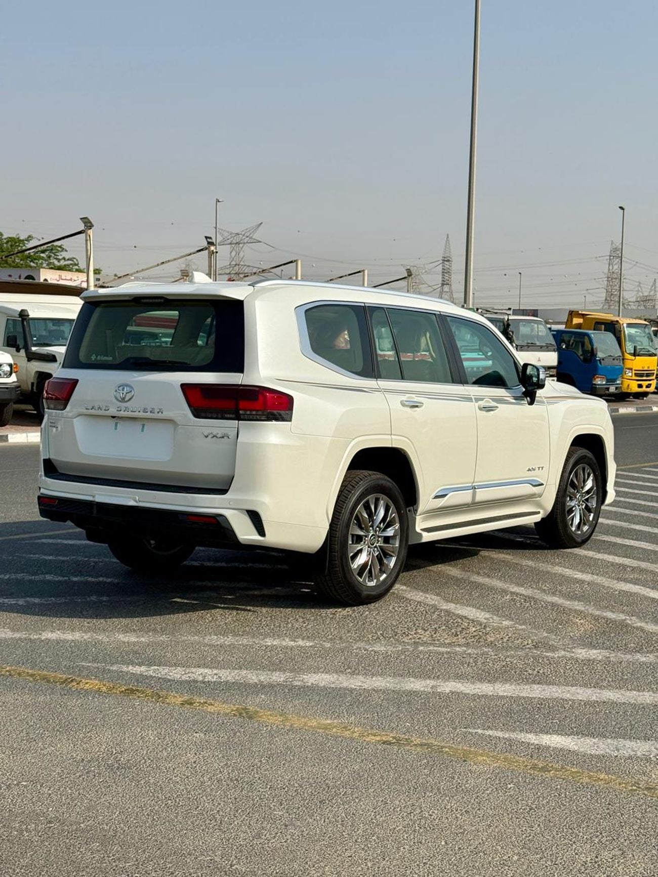 تويوتا لاند كروزر Toyota Land Cruiser VXR 3.5L 2026 White