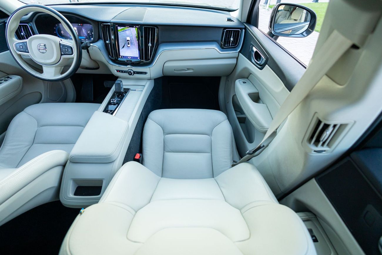 Volvo XC60 Momentum 2.0L AWD