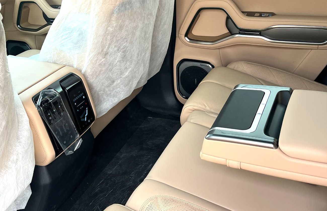 BYD Leopard 8 Smart and Brave Flagship Edition (7 Seats) Flagship Edition 7 Seats With Drone (EXPORT ONLY)