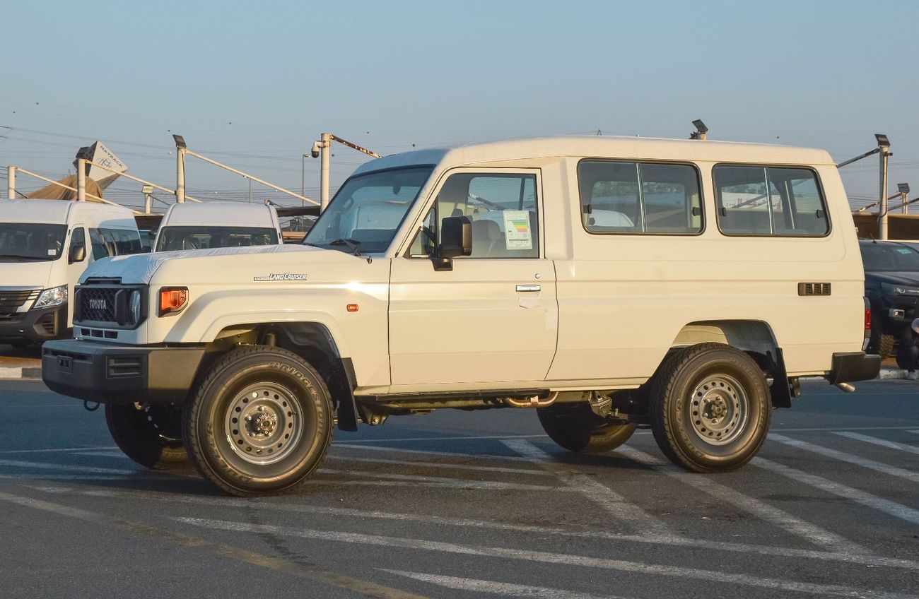 تويوتا لاند كروزر 70 TOYOTA LAND CRUISER 78 4.0L 4WD MT 3DOOR SUV 2025