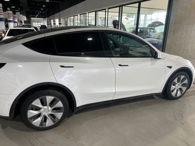Tesla Model Y Long Range (AWD)