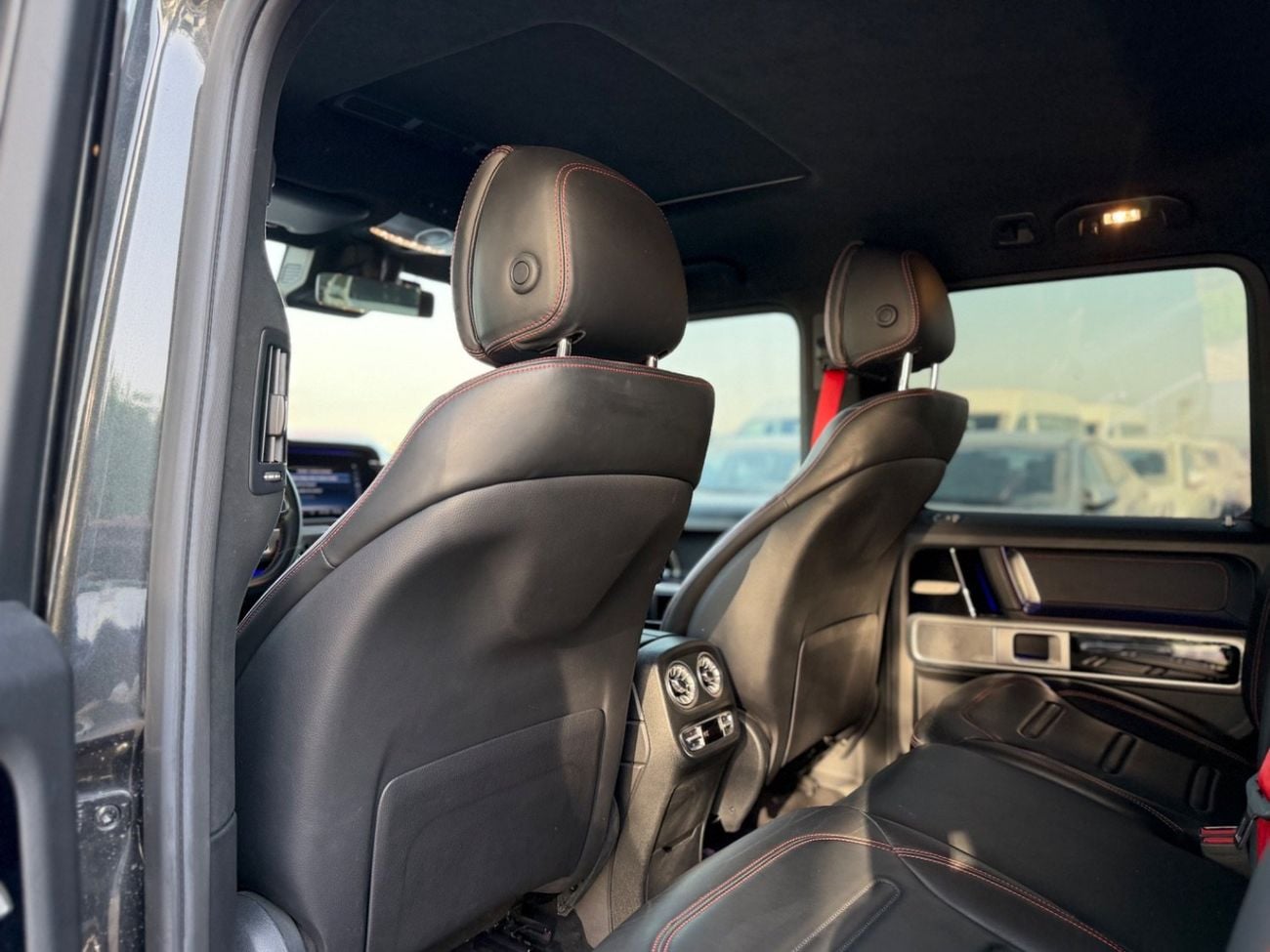 Mercedes Benz G550