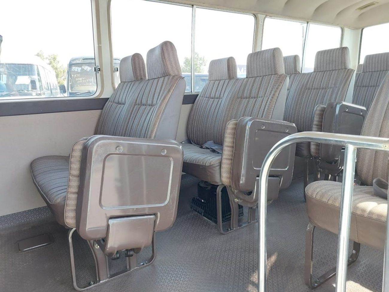 Toyota Coaster TOYOTA COASTER BUS RHD 1988 MODEL 3.4L DIESEL MANUAL(PM10133)