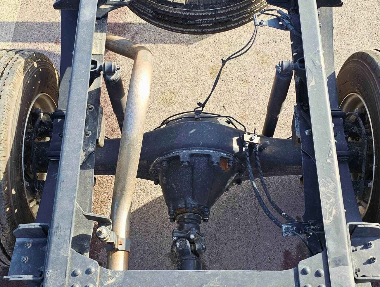 Mitsubishi Fuso Canter CHASSIS EURO 5 / 3.8L V6 DIESEL A/T / 3 STR / CODE # CHASSIS