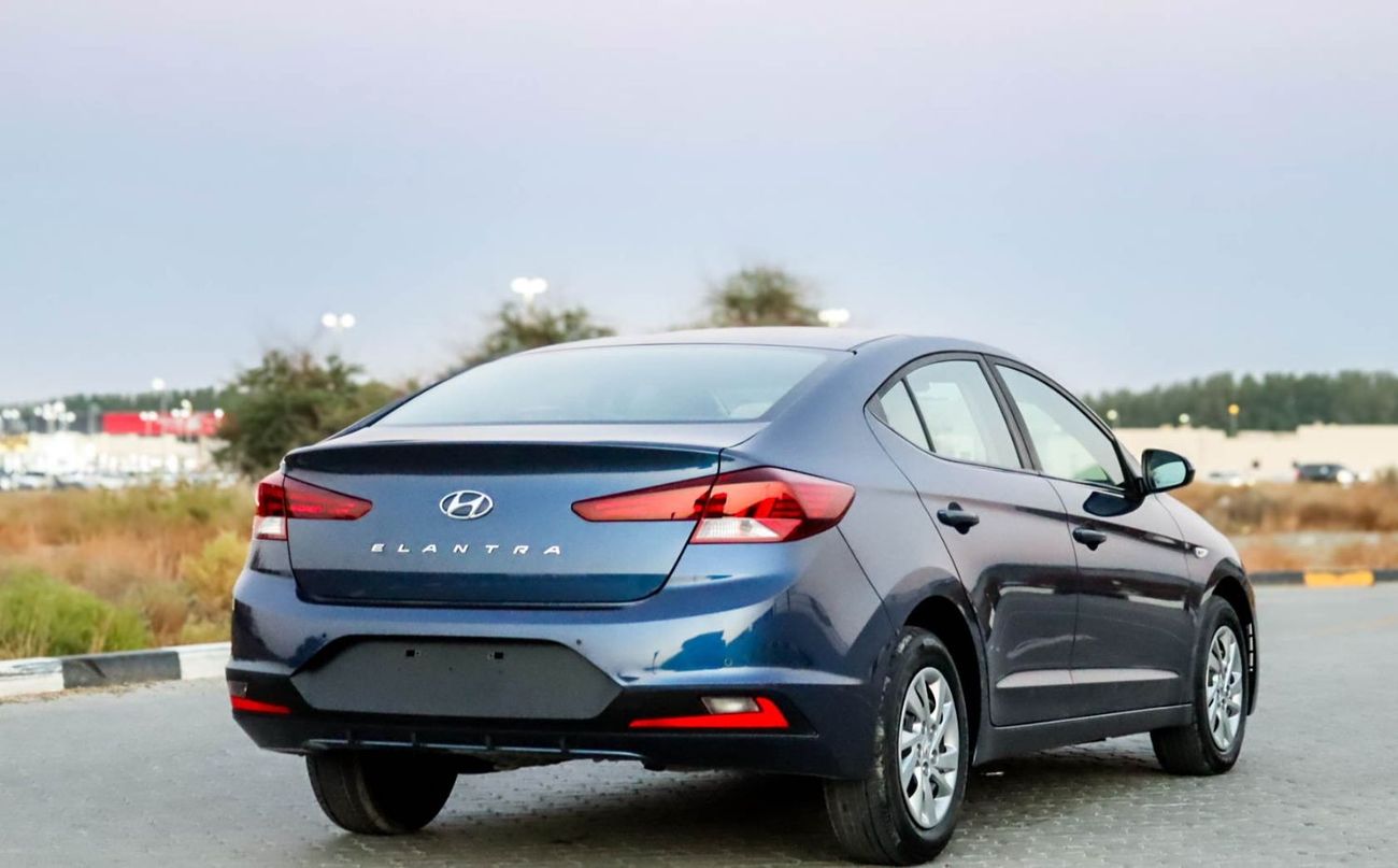 هيونداي إلانترا GL 1.6L hyundai elantra 1.6L 2019 GCC accident free in excellent condition 833 P.M