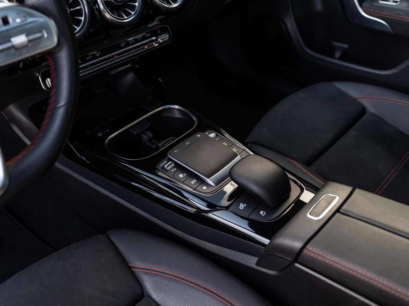 مرسيدس بنز A 35 AMG 4MATIC Hatchback