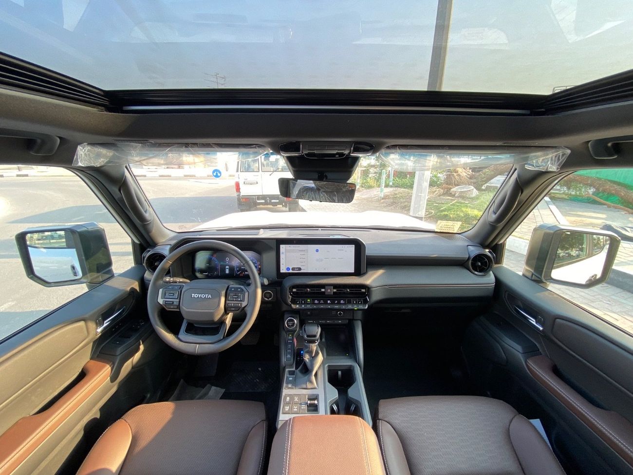 تويوتا برادو Adventure Dual Tone 2.4T