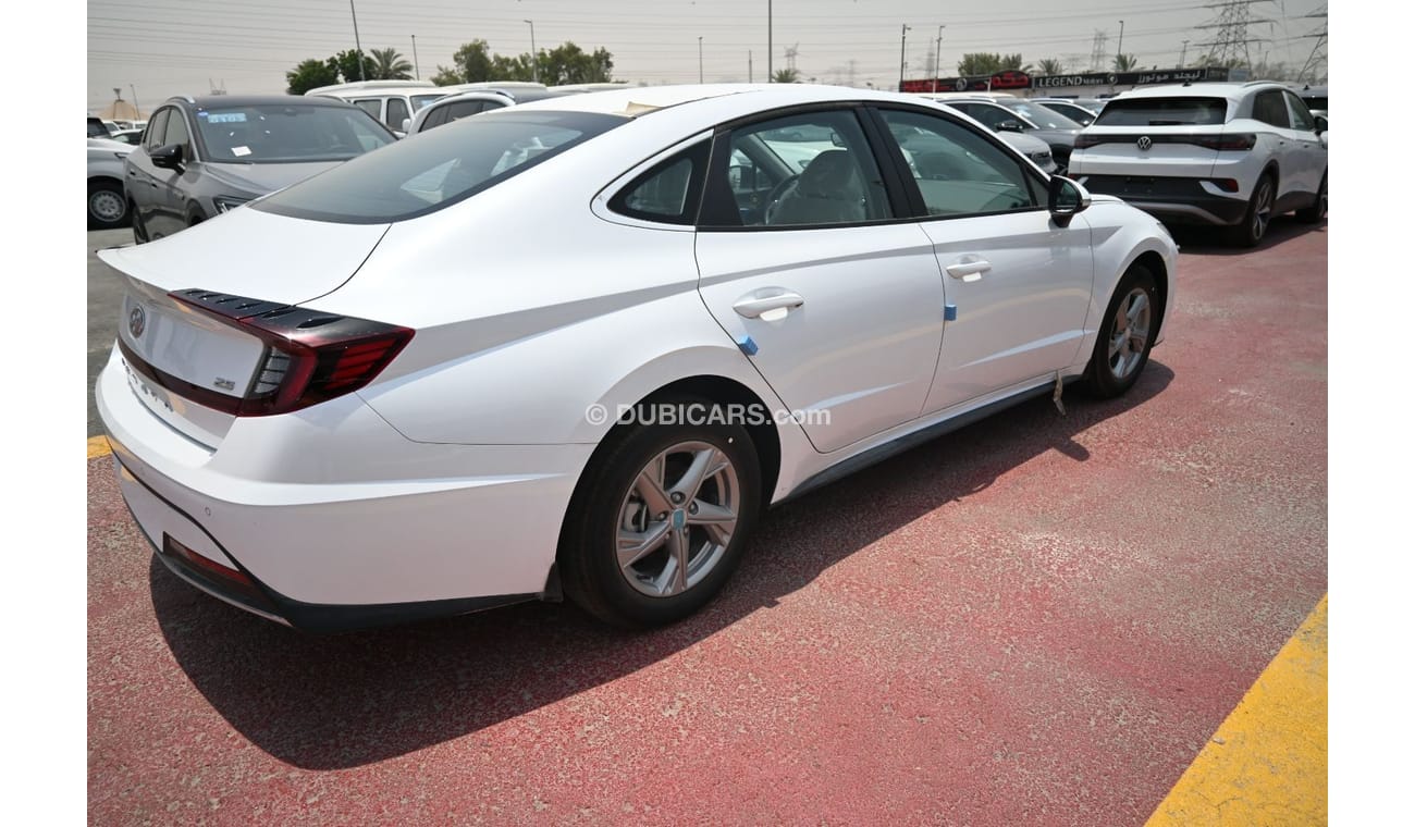 Hyundai Sonata Hyundai Sonata 2.5L Petrol, Sedan, FWD, 4 Doors, Color White, Model 2022