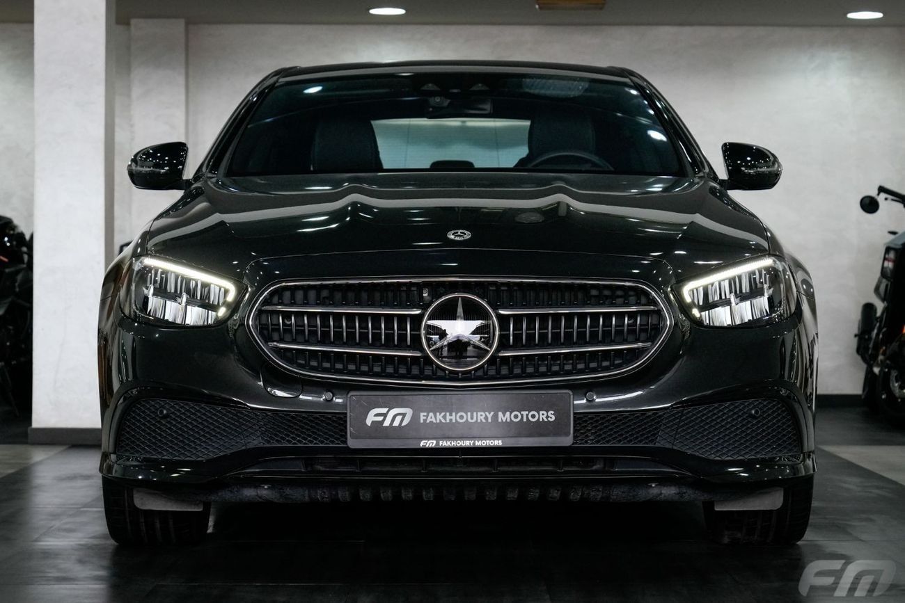 Mercedes-Benz E300 HYBRID - IN ITS EXCELLENT CONDITION!!!