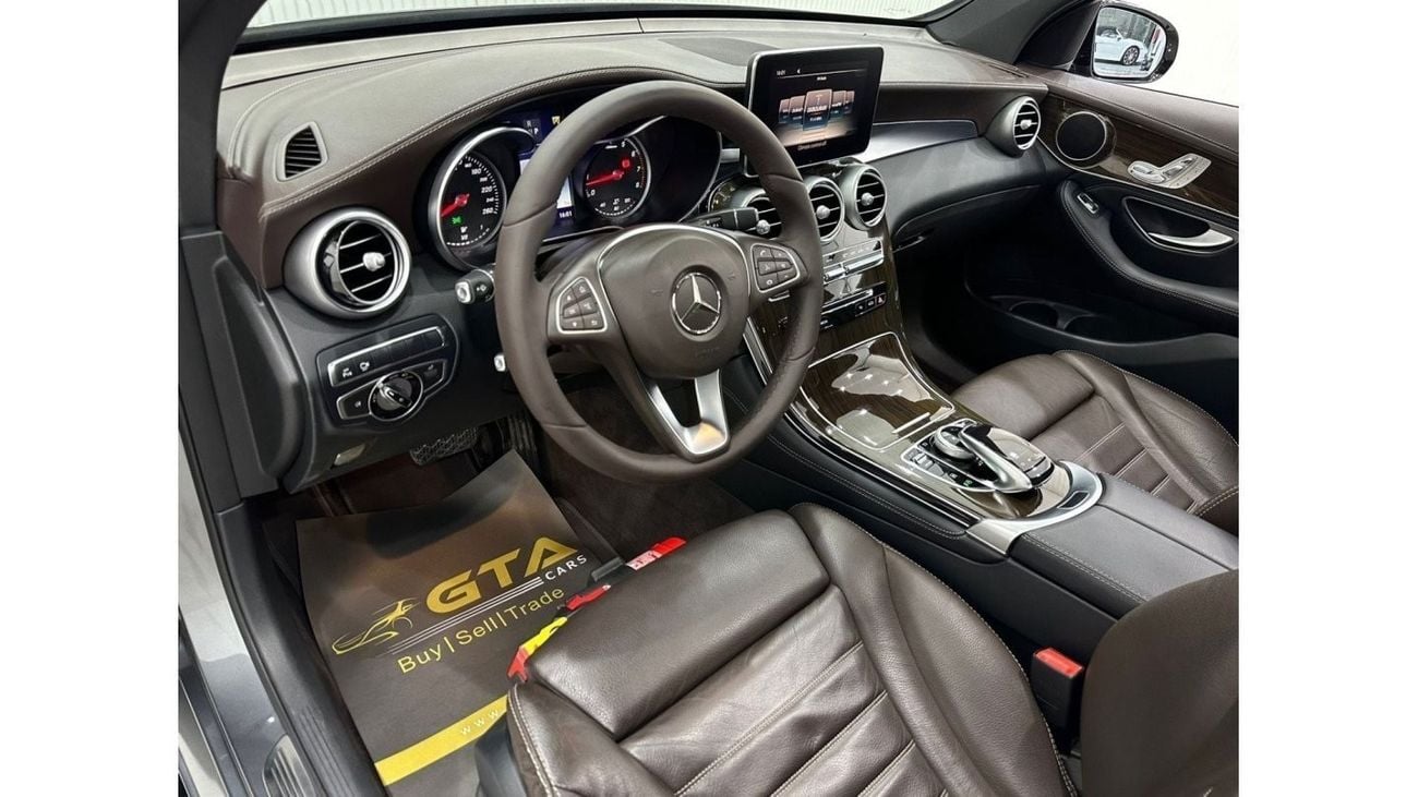 مرسيدس بنز GLC 300 2017 Mercedes-Benz GLC 300 AMG, Full Mercedes Service History, Warranty, GCC
