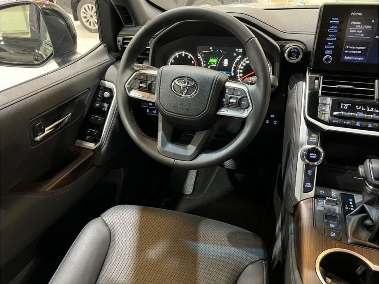 Toyota Land Cruiser Black Edition VX with 22 Inch Forged Wheels Starlight