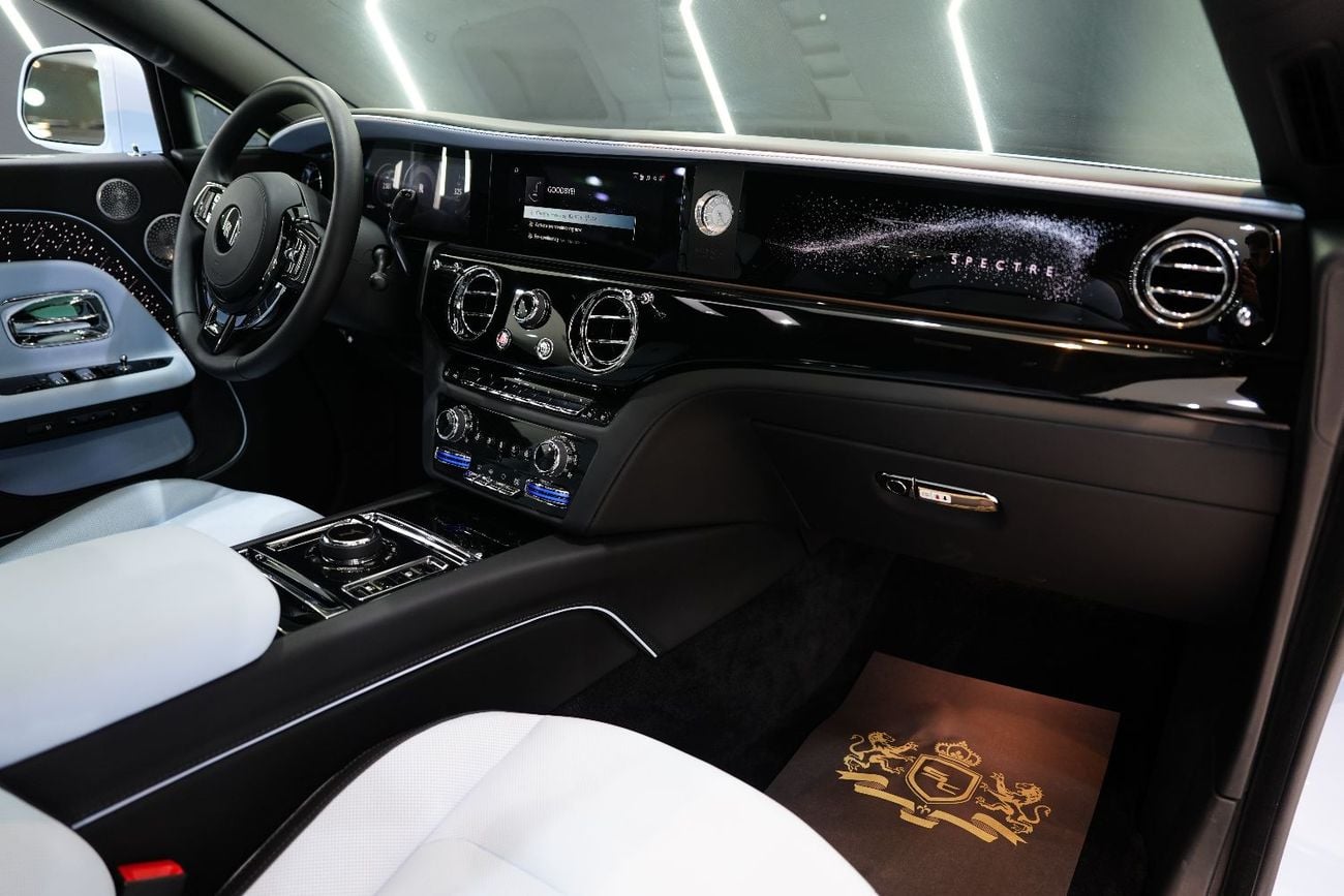 Rolls Royce Spectre STD , Bespoke Audio, Illuminated Grille, Starlight, Dealer Warrr + Serv!!
