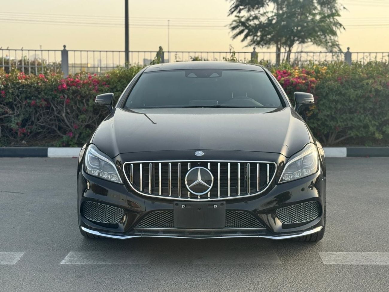 Mercedes-Benz CLS 550 Mercedes-Benz CLS 550 – 2016 | V8 Biturbo | Japanese Specs  A perfect combination of luxury, perform