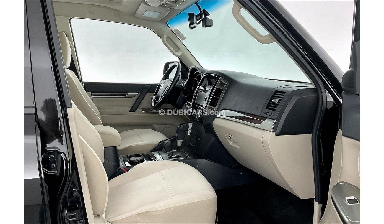 ميتسوبيشي باجيرو GLS Midline w/sunroof