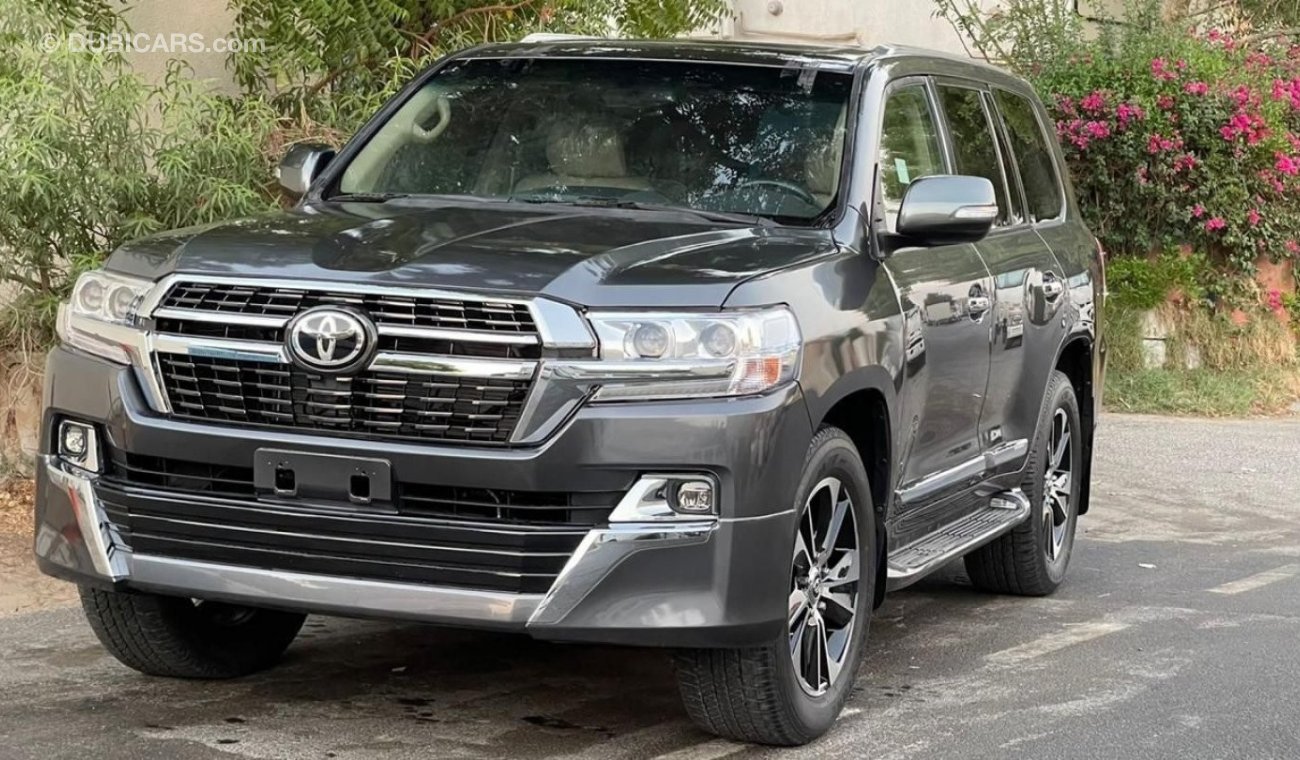 Toyota Land Cruiser 2010 V6 Petrol [Face-Lifted], Leather Seats, 7 Seats, Rear Entertainment, Premium Condition.