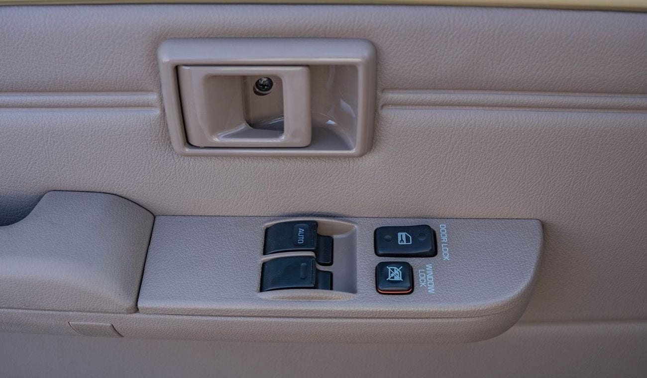 تويوتا لاند كروزر بيك آب 2025 Toyota Land Cruiser LC 79 SC 4.0L AT Petrol Basic with Fridge (Beige)