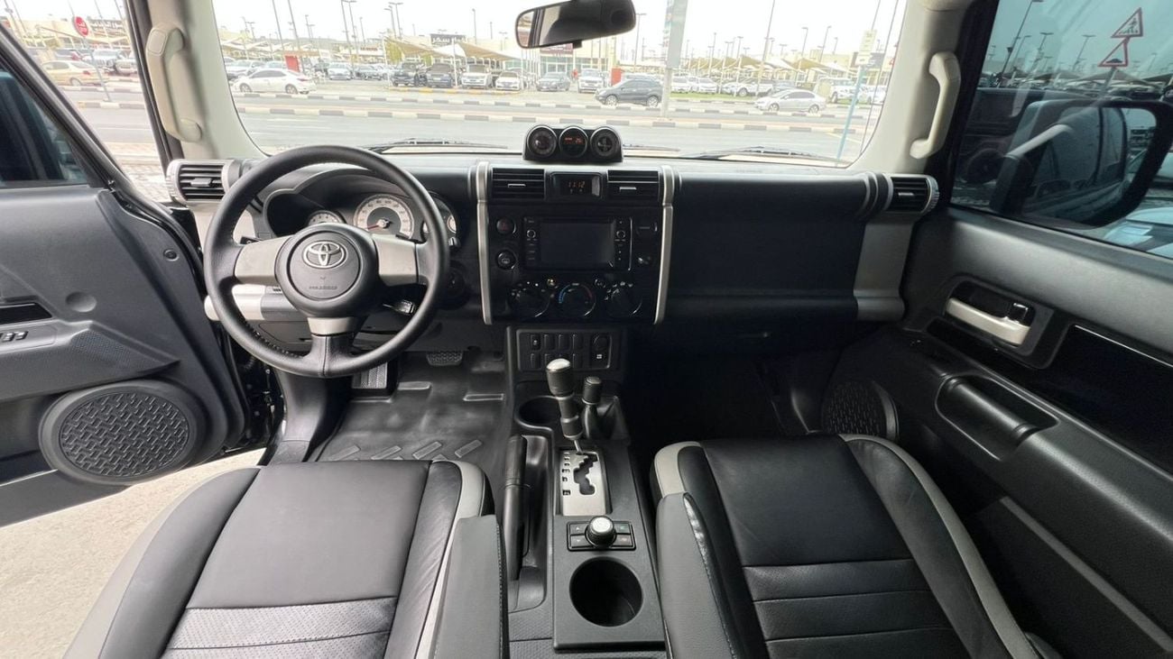 تويوتا إف جي كروزر Std 4.0L (270 HP)