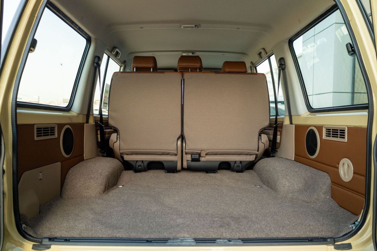 تويوتا لاند كروزر 70 2025 Toyota LC76 Hardtop 4.0L - Beige Inside Sadlle Tan | Export Only
