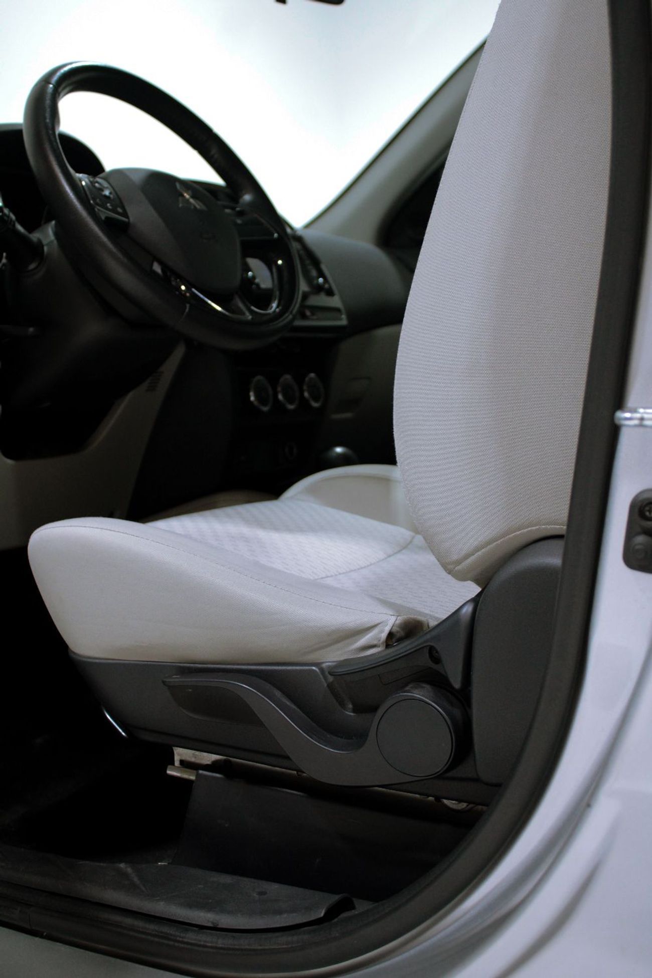 ميتسوبيشي ASX GLX Mid 2.0L FWD