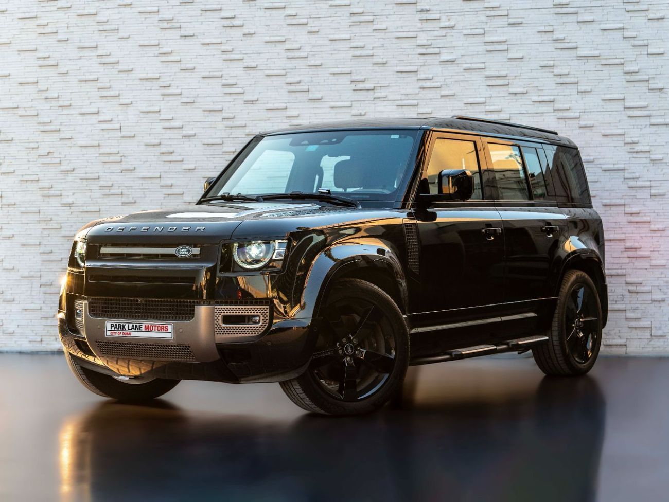 لاند روفر ديفندر P400 110 X-Dynamic HSE 3.0L (5 Seater)