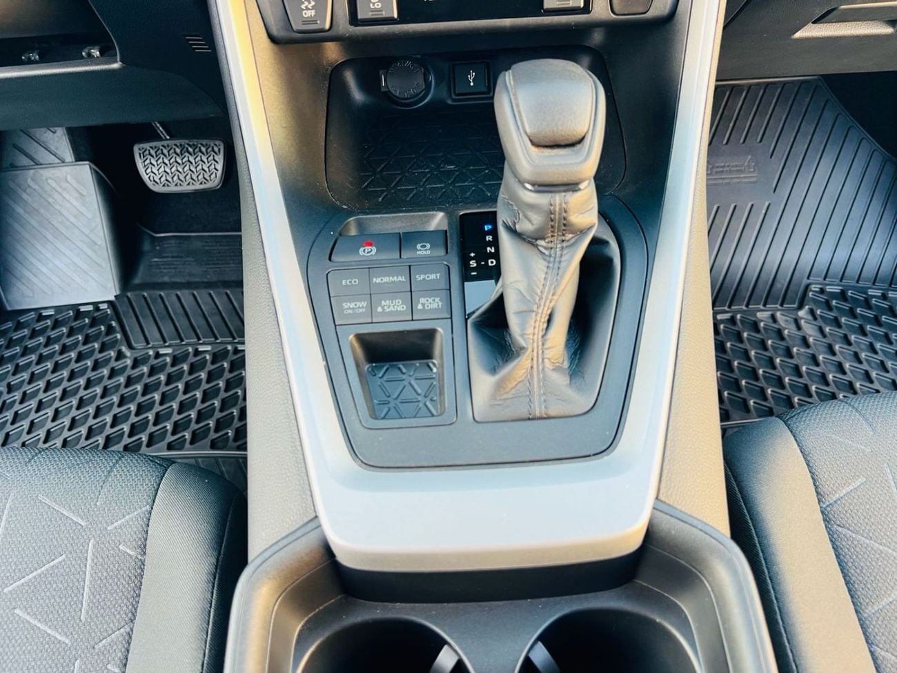 Toyota RAV4 XLE  2.5