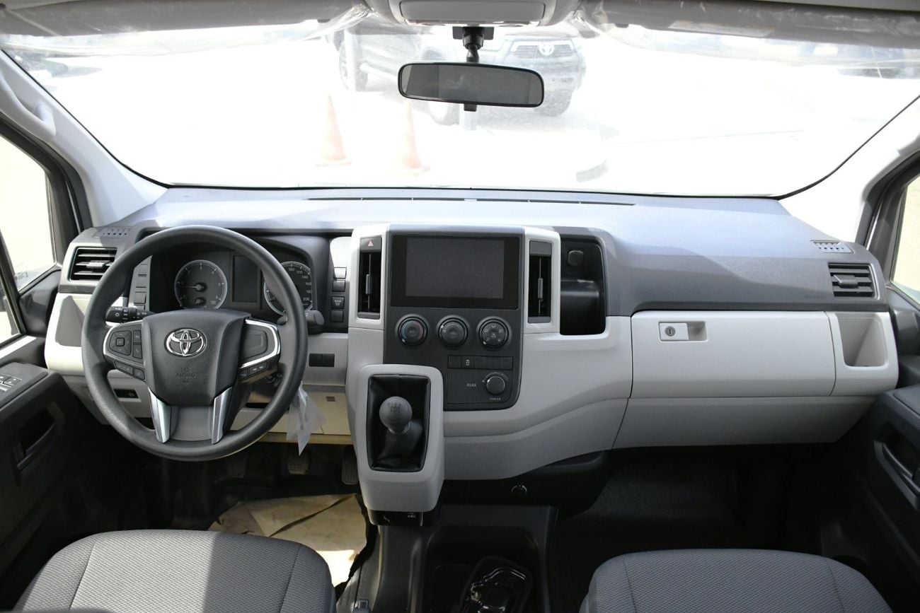 Toyota Hiace Toyota HiAce 2.8L Manual Petrol diesel (Ready Stock)
